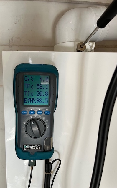 Gas Analyzer in use